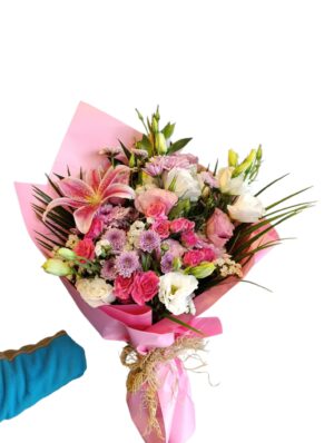 Pembe Lilyum Rüyası – Premium Karışık Çiçek Buketi